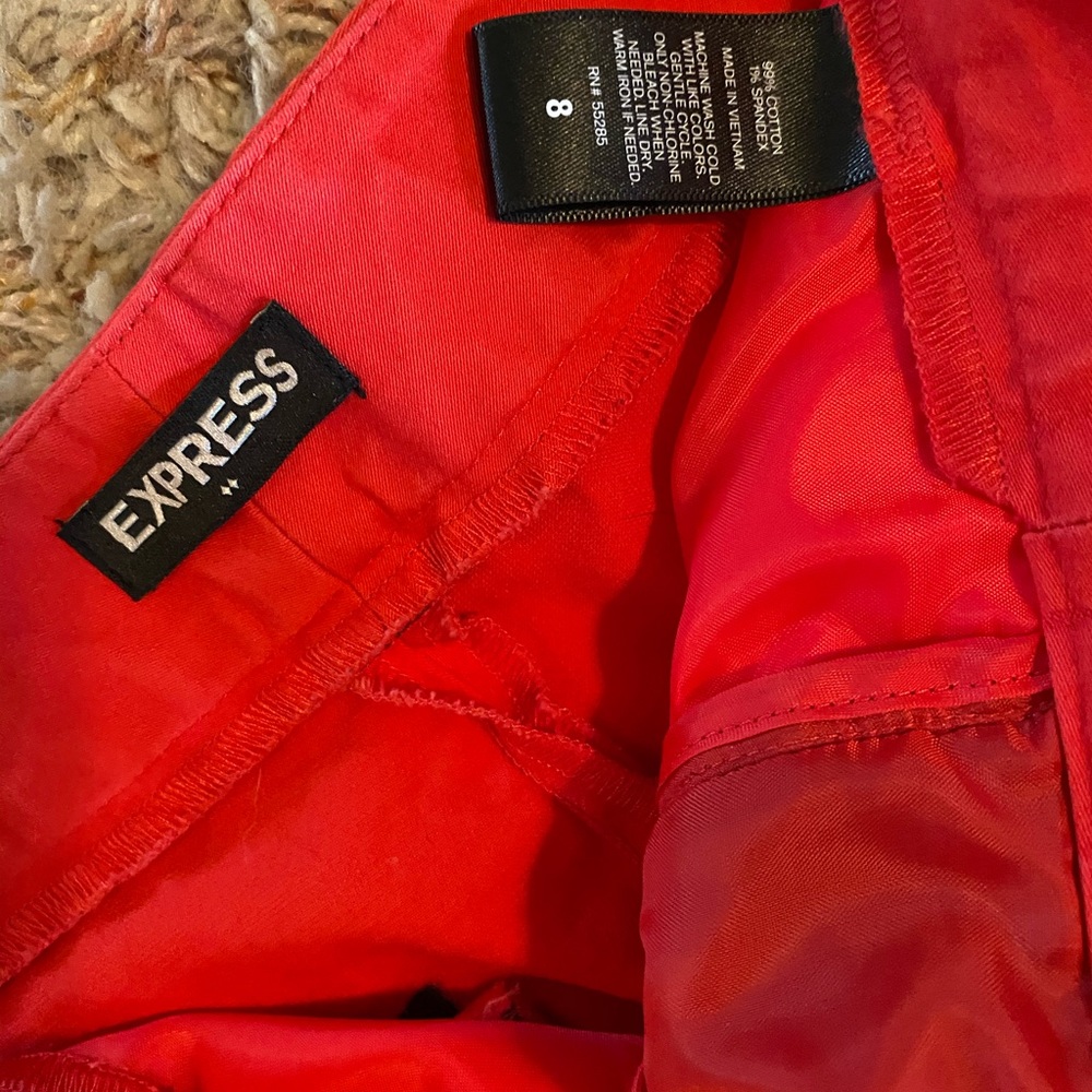 Express Shorts - Picture 2 of 2